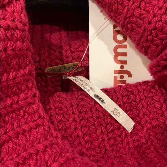 NWT• Free People Oversized Sweater XS • Raspberry - Picture 4 of 4